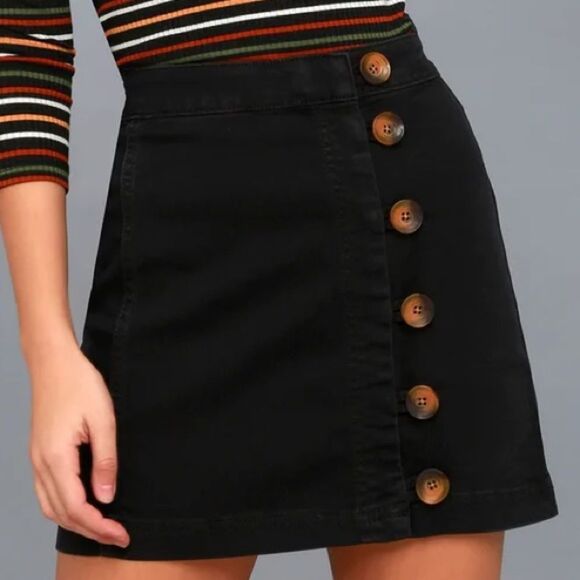 Free People Dresses & Skirts - NWOT Free People Little Daisies Black Button-Front Mini Skirt Size 8